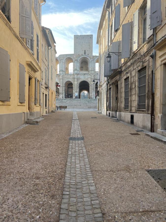 "L'Artistique" Centre Arles Fondation Van Gogh Exterior photo